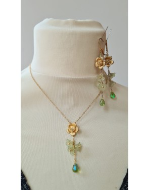 Collier Cascade de Roses Vert d'Eau