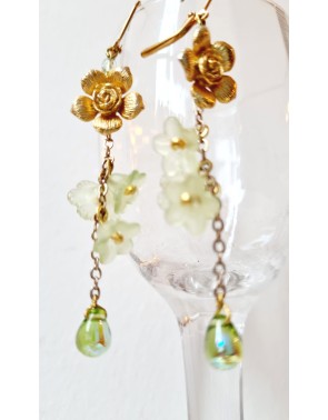 Collier Cascade de Roses Vert d'Eau